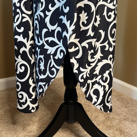 Vintage 90’s Cross Back Tilip Hem Slip Dress; Bold Graphic Black and White - Picture 9 of 9